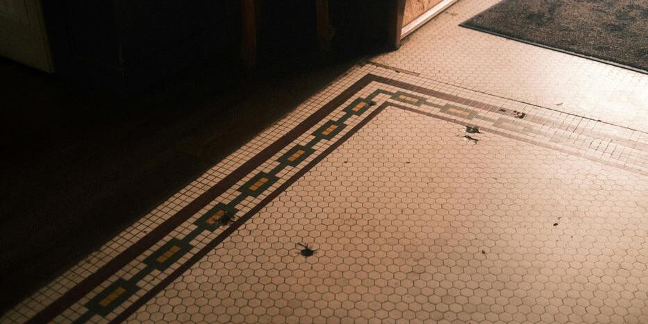 Erreurs fréquentes à éviter lors de pose parquet ou stratifié