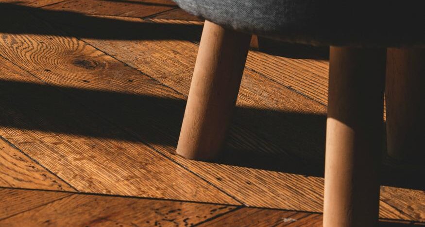 Réparer parquet rayé profondément